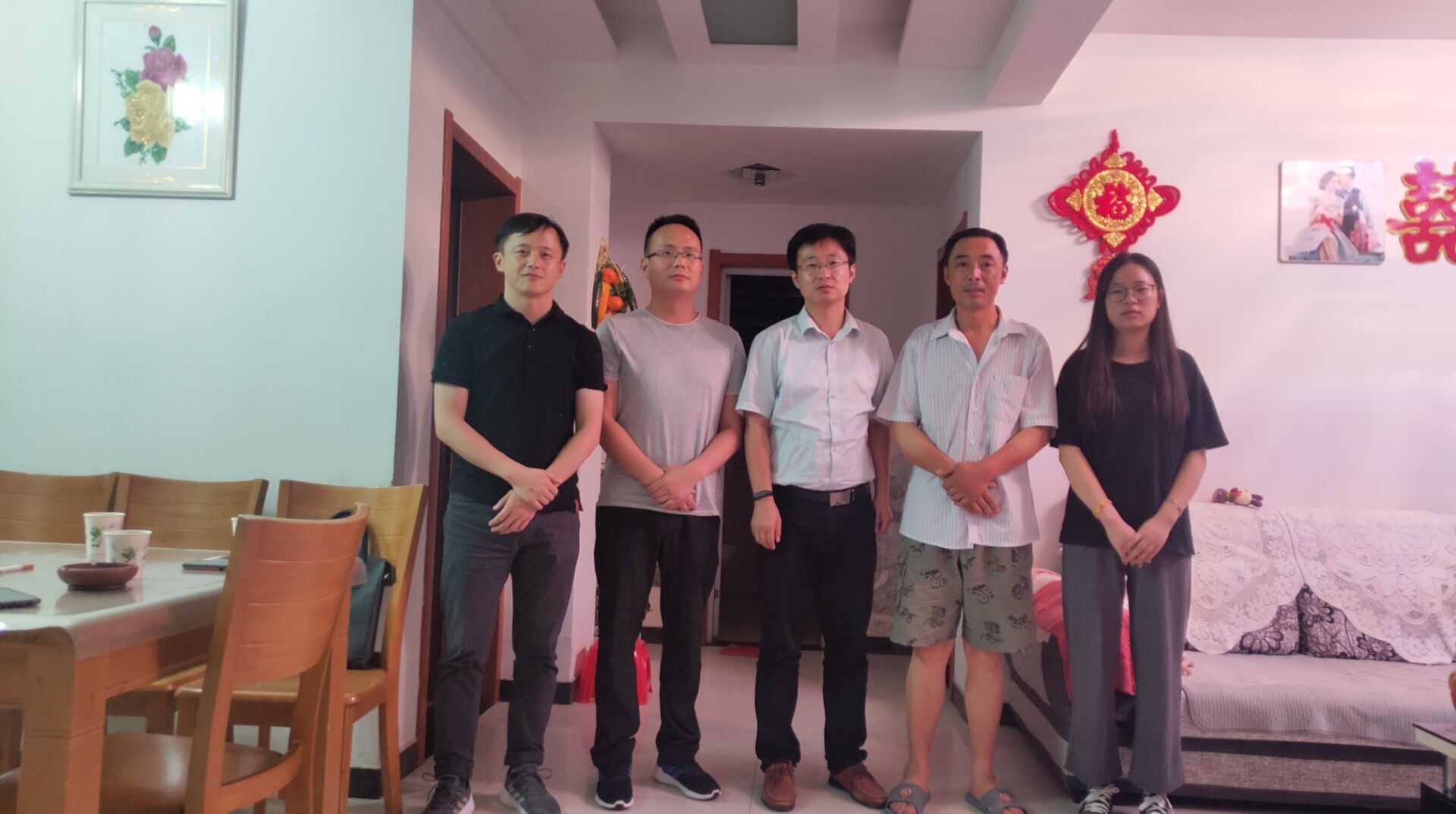 何宏霞.jpg 何宏霞.jpg